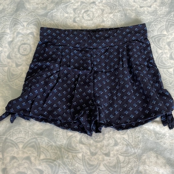 Free People Navy Boho Bella Pull On Shorts w/Side Ties - Picture 4 of 9